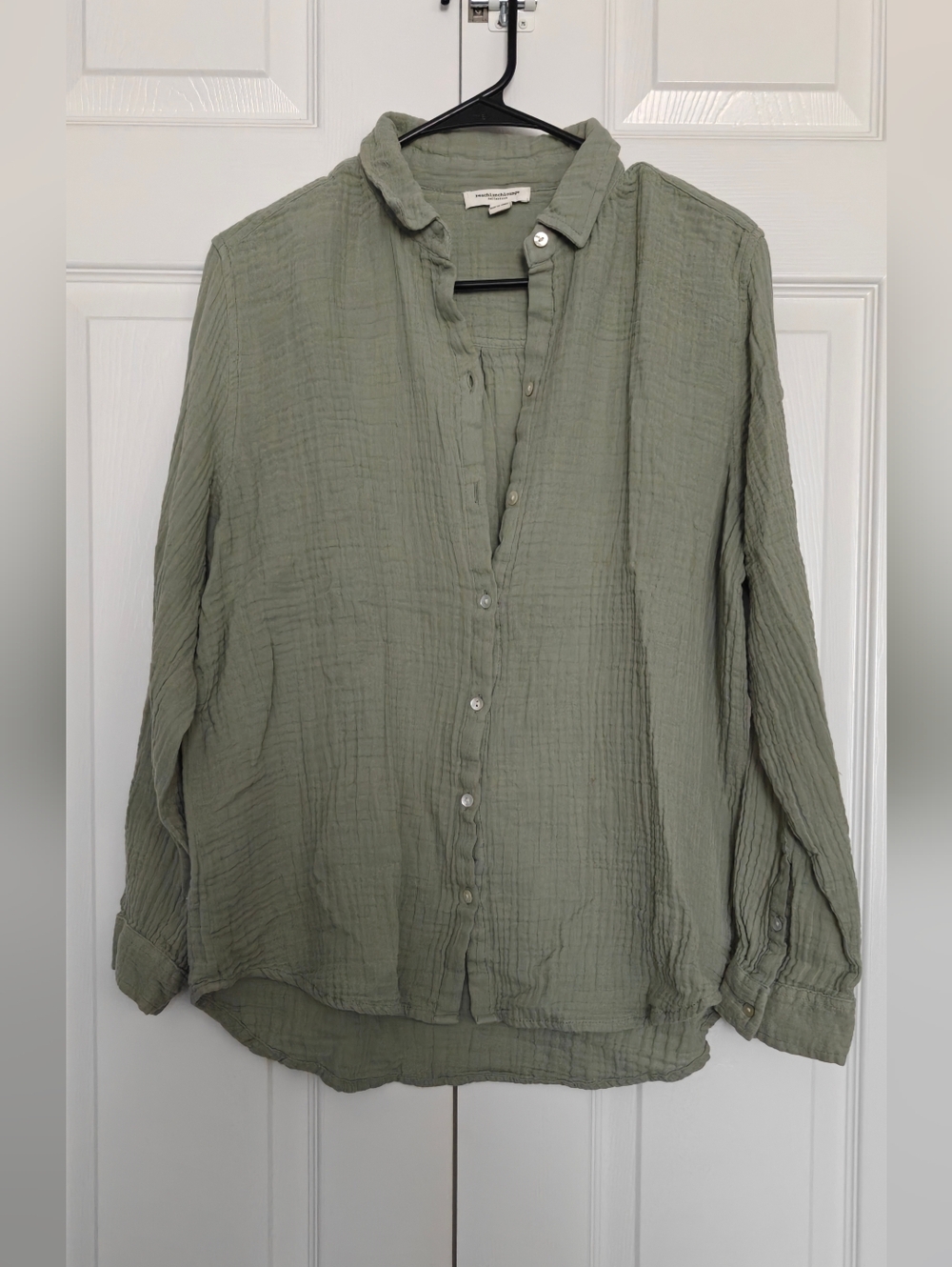 Women's Lightweight Button-Down Shirt in Sage Green, Size L